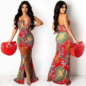 Rochie Maxi Mulată cu Imprimeu Baroc Roșu și Detalii Seducătoare