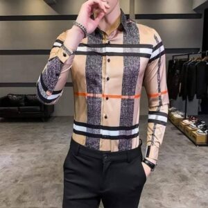 Cămașă elegantă de bărbați cu mânecă lungă, croială slim fit, cu imprimeu tip carouri (plaid) supradimensionate și dungi.